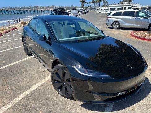 Used 2025 Tesla Model 3 Long Range image 4