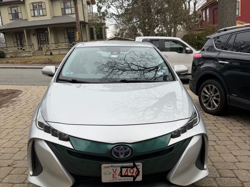 Used 2017 Toyota Prius Prime Plus w/ Carpet Mat Package image 2