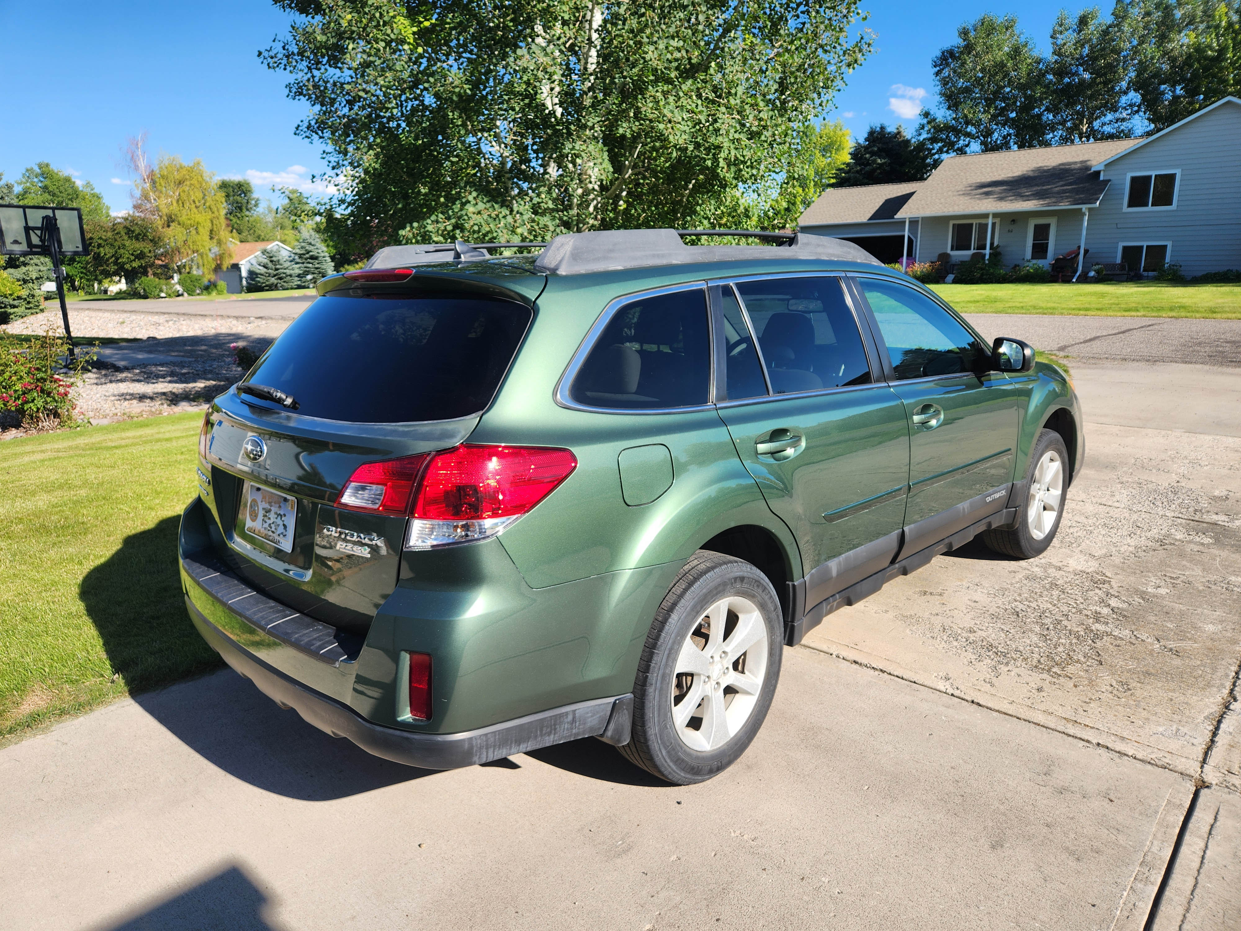 Used 2014 Subaru Outback 2.5i Premium AWD/4WD image 4