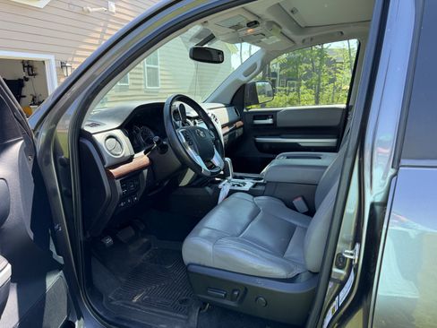 Used 2014 Toyota Tundra Limited w/ Limited Premium Package AWD/4WD image 12