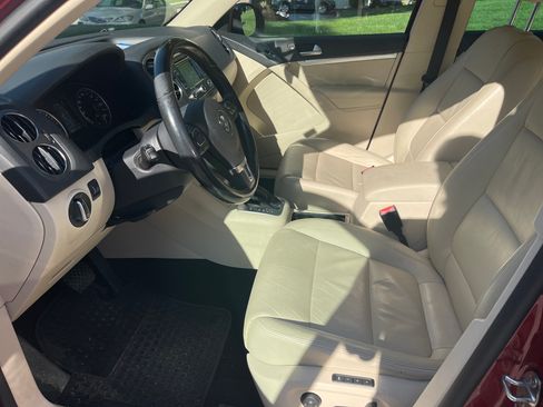Used 2013 Volkswagen Tiguan SEL AWD/4WD image 6
