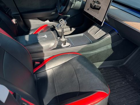 Used 2023 Tesla Model 3 Standard Range image 9