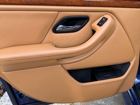 Used 2001 BMW M5 image 9