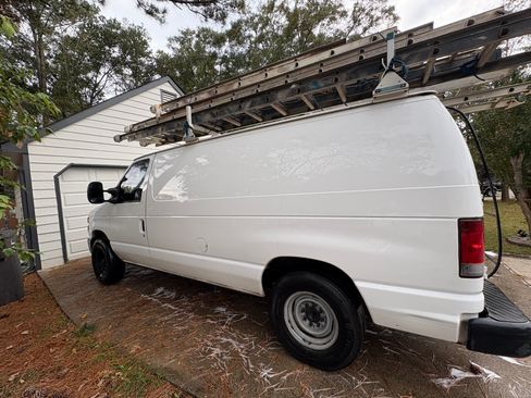 Used 2011 Ford E-250 and Econoline 250 image 5