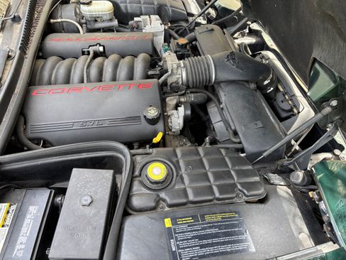 Used 2001 Chevrolet Corvette Convertible w/ Preferred Equipment Group2 RWD image 11