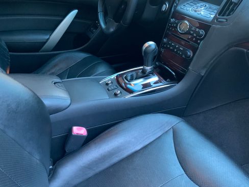 Used 2010 INFINITI G37 x Coupe w/ Premium Pkg image 19