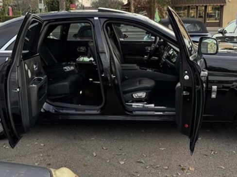 Used 2011 Rolls-Royce Ghost image 1