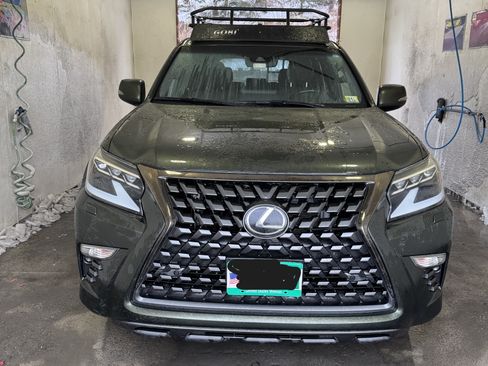 Used 2022 Lexus GX 460 w/ Black Line Special Edition image 2