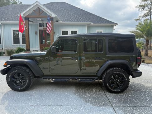 Used 2021 Jeep Wrangler Unlimited Sport image 6