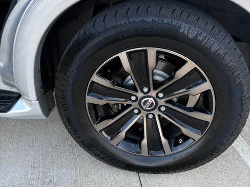 Used 2019 Nissan Armada Platinum w/ Captain's Chairs Package RWD image 12