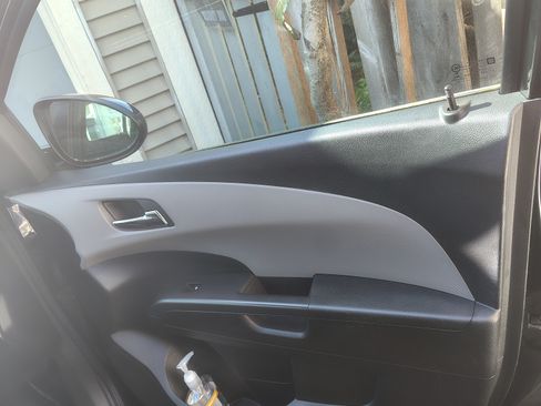 Used 2016 Chevrolet Sonic LT image 12