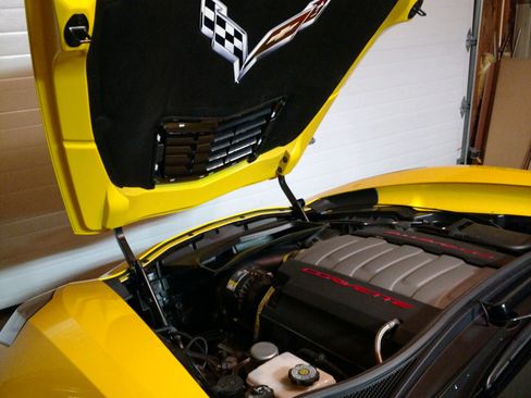 Used 2014 Chevrolet Corvette Stingray Coupe w/ 3LT Preferred Equipment Group RWD image 8