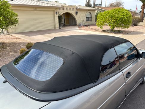 Used 2002 Saab 9-3 SE image 11