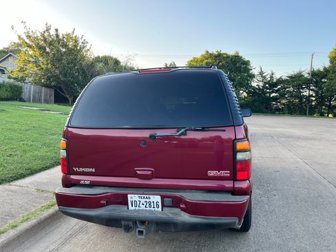 Used 2004 GMC Yukon Denali image 16