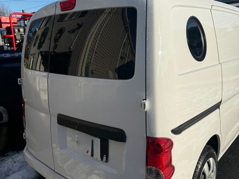 Used 2018 Nissan NV200 S w/ Back Door Glass Package image 1