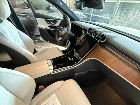 Used 2023 Mercedes-Benz GLC 300 4MATIC image 14