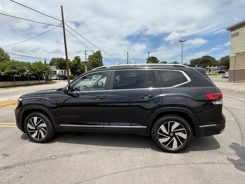 Used 2024 Volkswagen Atlas SEL AWD/4WD image 4