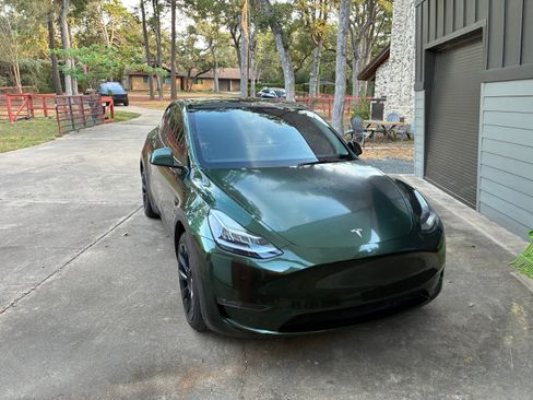 Used 2022 Tesla Model Y Long Range AWD/4WD image 5