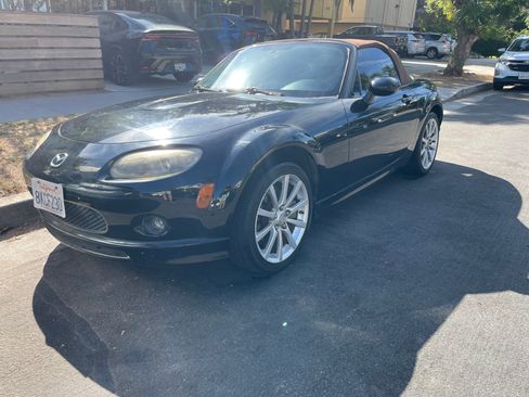 Used 2006 MAZDA MX-5 Miata Grand Touring w/ Premium Pkg RWD image 5