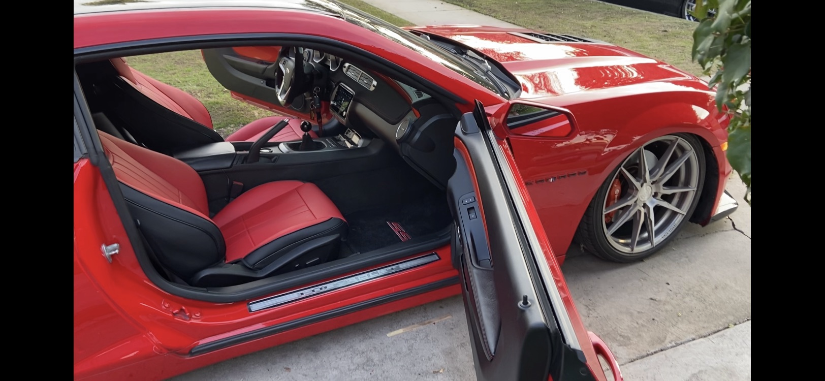 Used 2014 Chevrolet Camaro SS RWD image 17