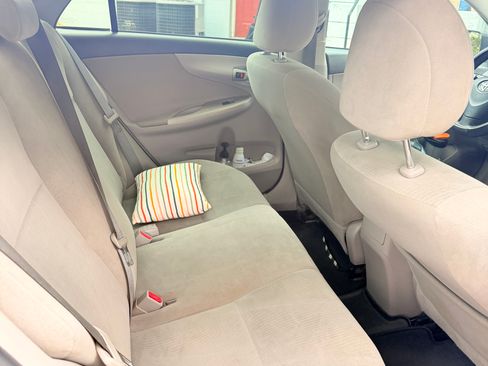 Used 2012 Toyota Corolla LE FWD image 10