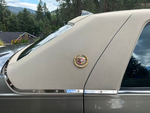 Used 2010 Cadillac DTS Luxury FWD image 8
