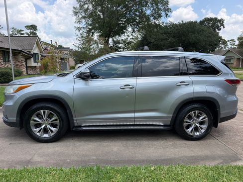 Used 2015 Toyota Highlander XLE FWD image 5