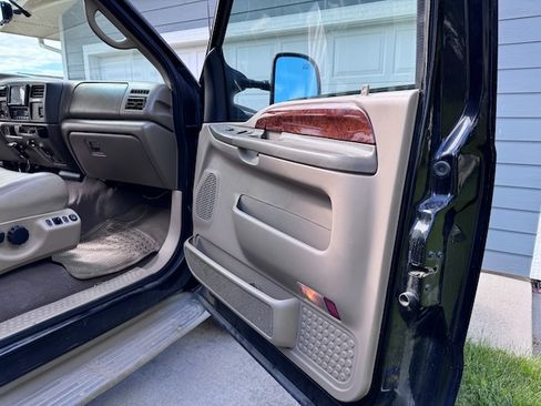 Used 2002 Ford Excursion Limited AWD/4WD image 26