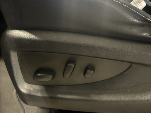 Used 2019 Chevrolet Suburban LT image 13