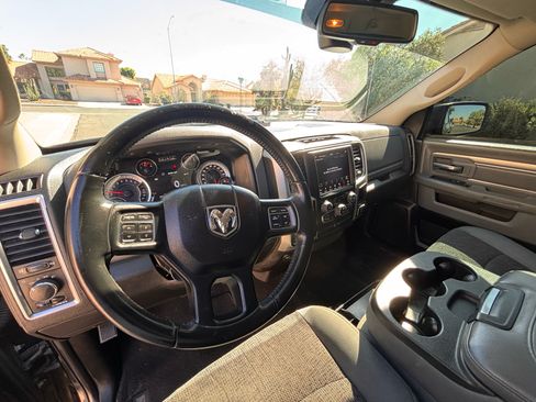 Used 2019 RAM 1500 Classic SLT w/ Luxury Group image 2