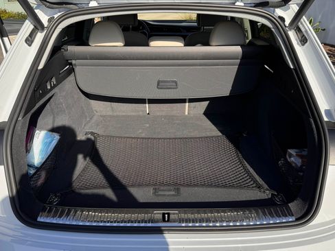 Used 2019 Audi e-tron Premium Plus image 15