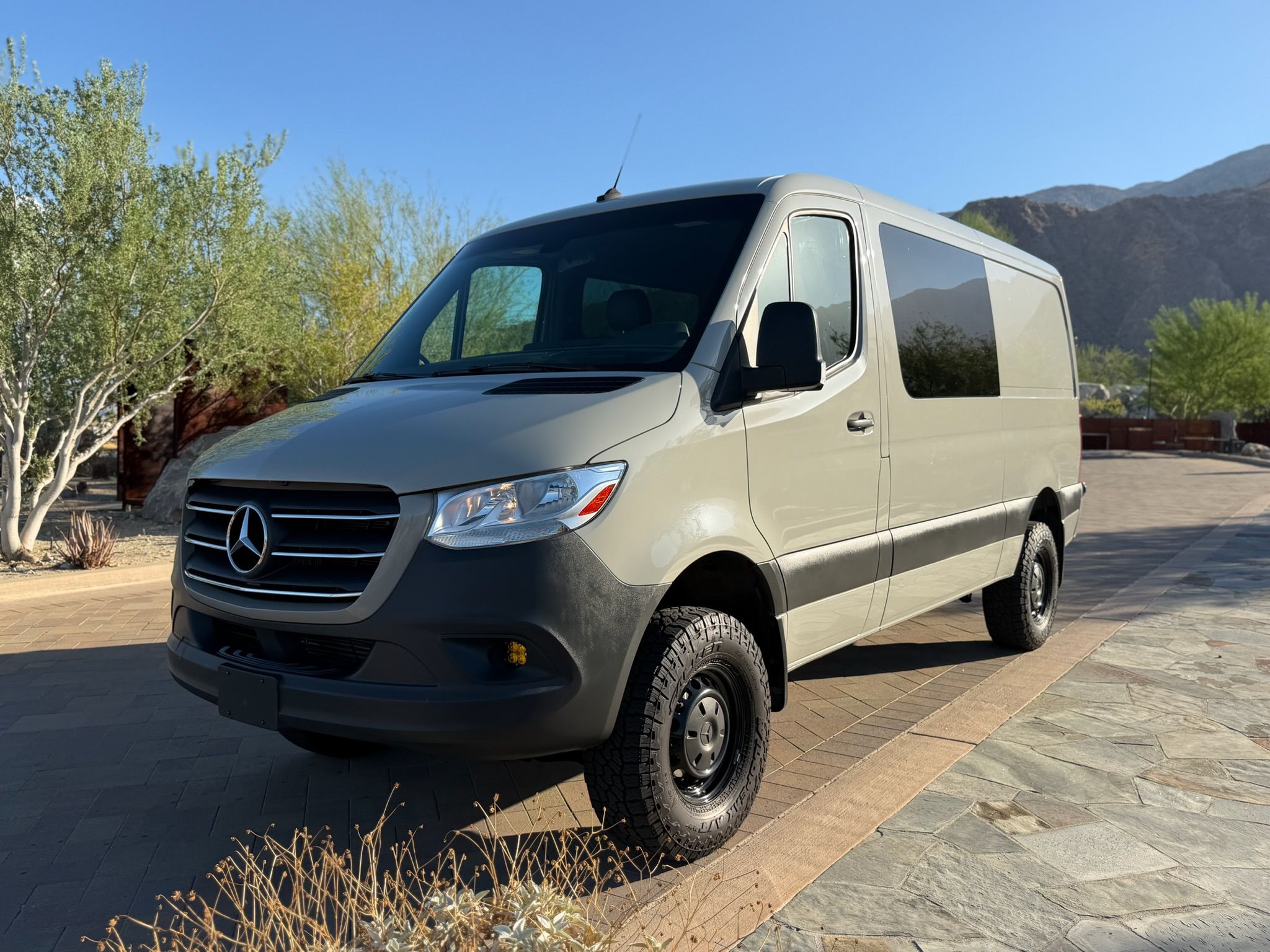 Used 2021 Mercedes-Benz Sprinter 2500 image 4