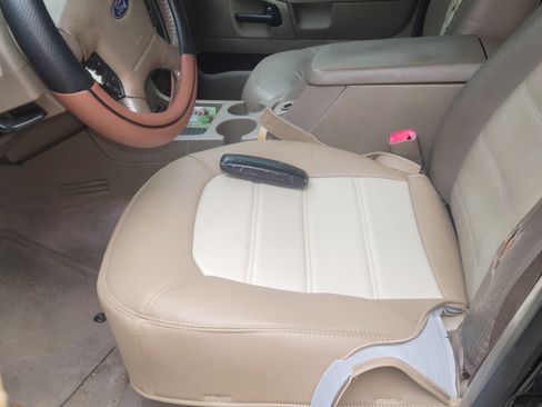 Used 2003 Ford Explorer Eddie Bauer RWD image 2