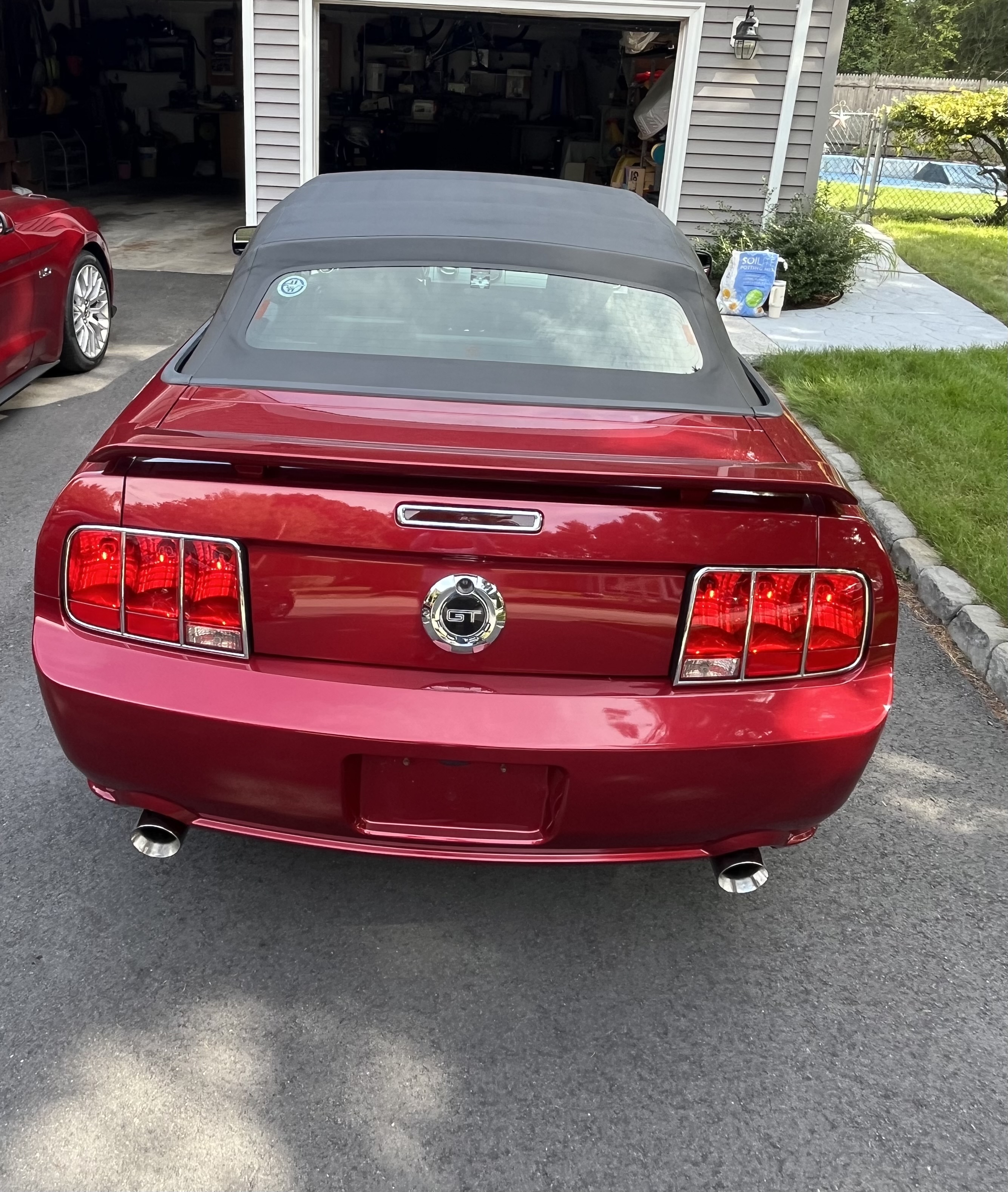 Used 2006 Ford Mustang GT Premium RWD image 2