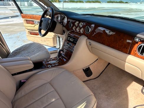 Used 2005 Bentley Arnage R image 26