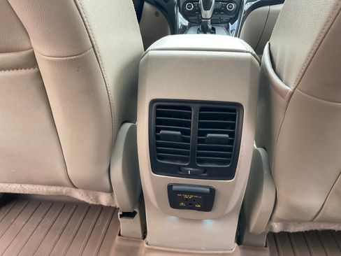 Used 2015 Ford Escape Titanium image 13