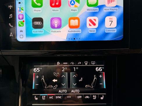 Used 2021 Audi e-tron Prestige w/ Prestige Package image 13