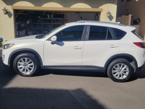 Used 2016 MAZDA CX-5 Sport image 2