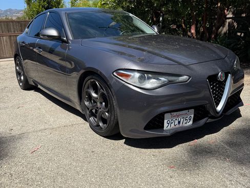 Used 2018 Alfa Romeo Giulia Ti Sport w/ Quick Order Package 22U Sport RWD image 11