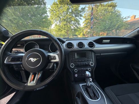 Used 2018 Ford Mustang GT RWD image 6