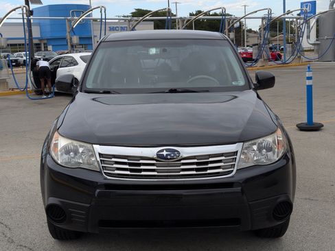 Used 2010 Subaru Forester 2.5X w/ Popular Equipment Group 1A AWD/4WD image 2