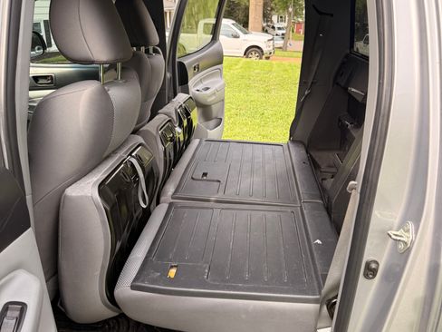 Used 2015 Toyota Tacoma 4x4 Double Cab w/ TRD Sport Package image 9