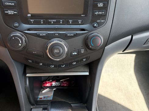 Used 2005 Honda Accord EX image 15