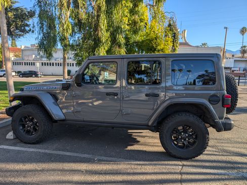 Used 2021 Jeep Wrangler Unlimited Rubicon 4xe w/ Steel Bumper Group image 4