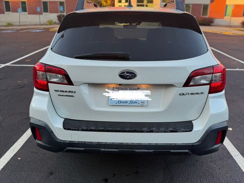 Used 2018 Subaru Outback 2.5i Premium image 2