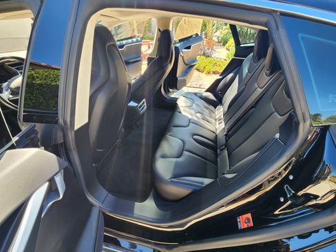 Used 2016 Tesla Model S 75D image 5