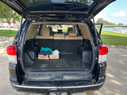 Used 2012 Toyota 4Runner SR5 RWD image 12