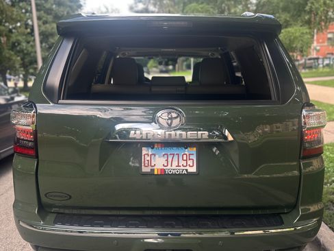 Used 2022 Toyota 4Runner Limited AWD/4WD image 13