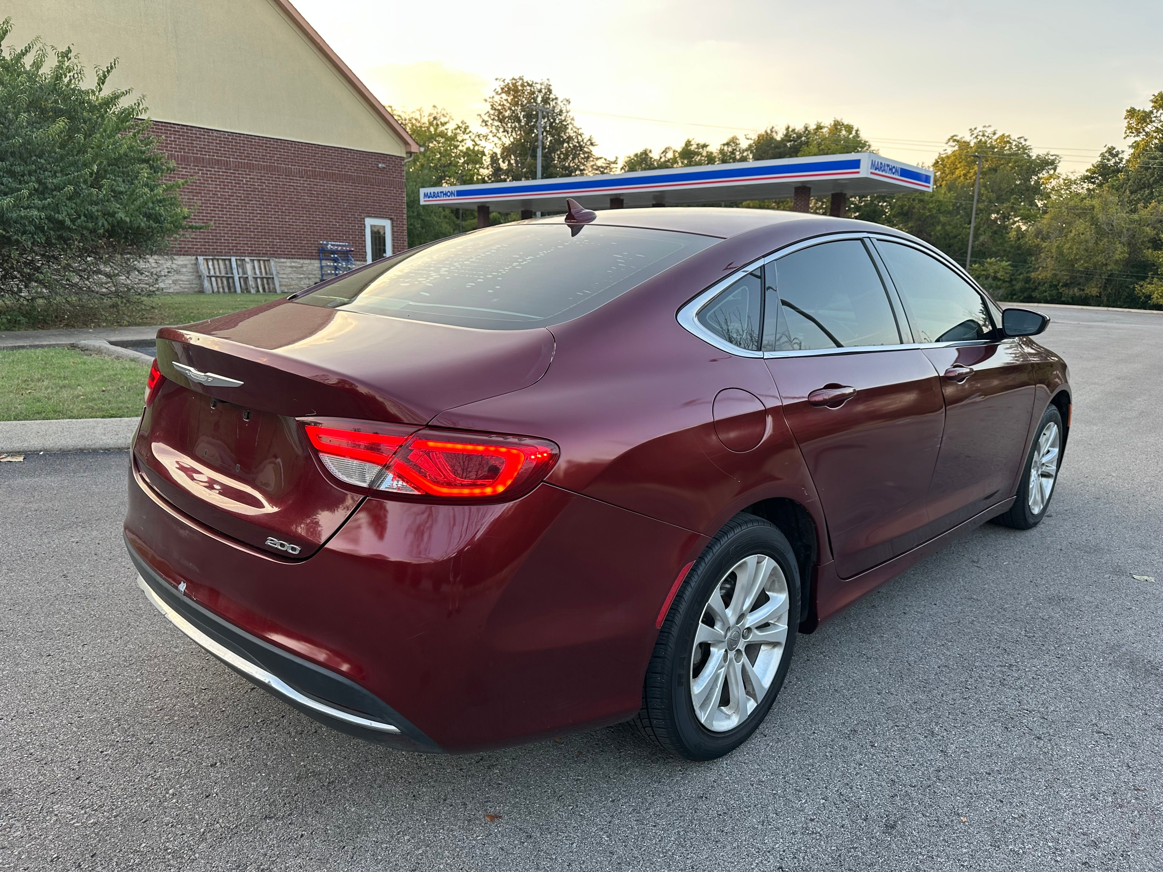 Used 2015 Chrysler 200 S FWD image 4