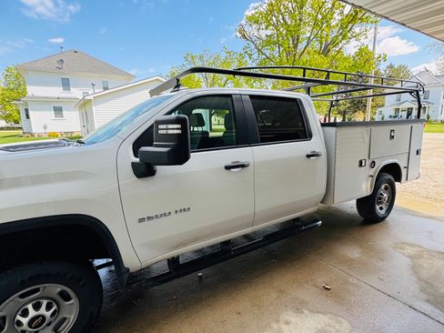 Used 2023 Chevrolet Silverado 2500 W/T w/ WT Convenience Package AWD/4WD image 1